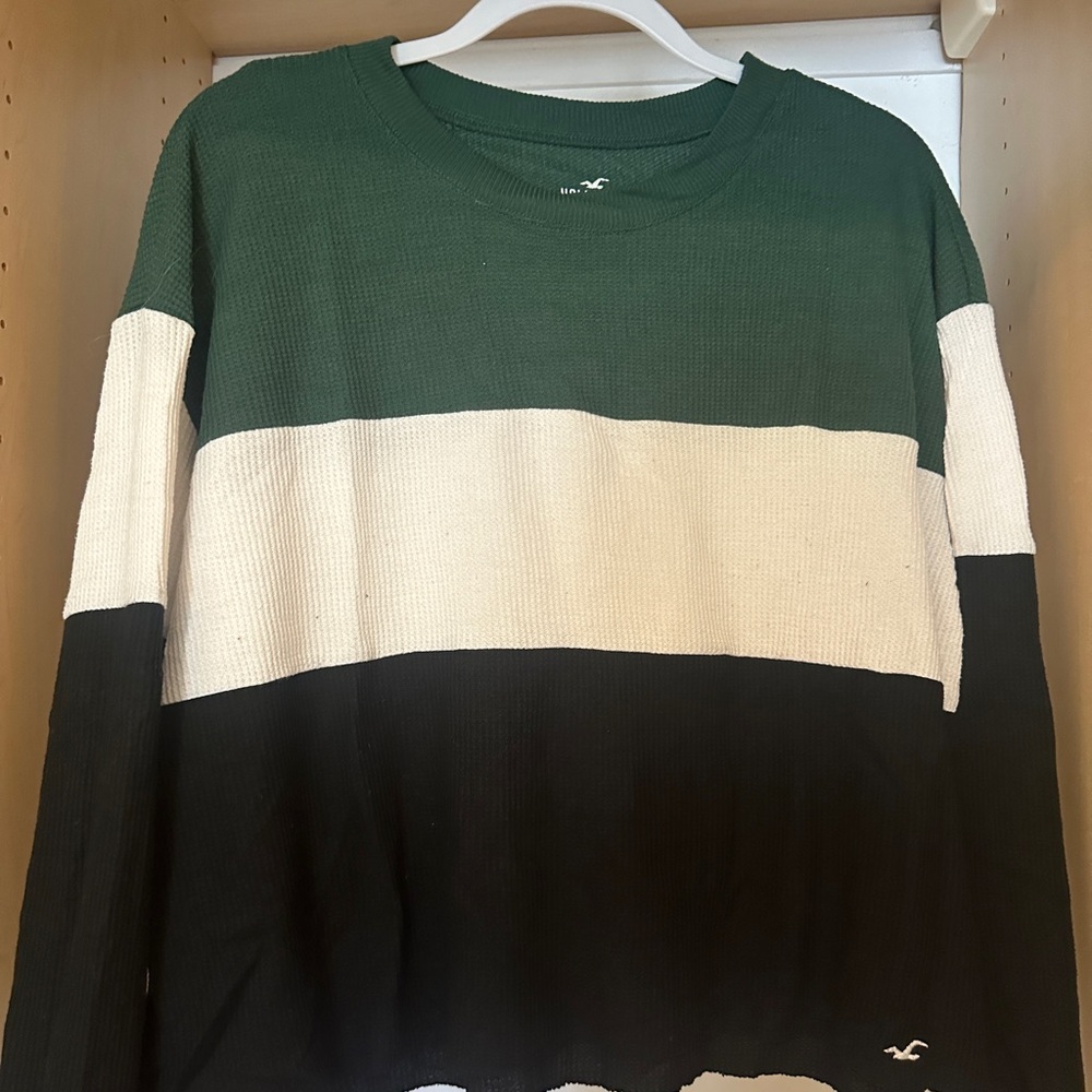 Hollister Women's Green, White, and Black Waffle Knit Sweater